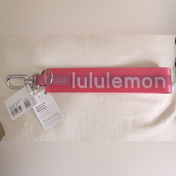 Lululemon New Never Lost Keychain- Sakura Pink/Washed Mauve/White - Picture 6 of 6
